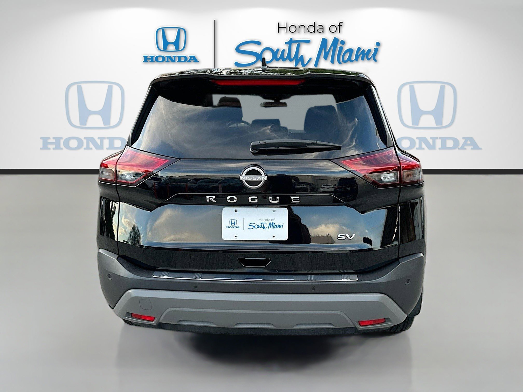 Used 2023 Nissan Rogue SV image 6