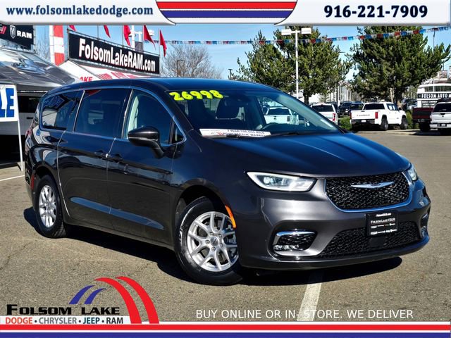 Certified 2023 Chrysler Pacifica Touring-L image 1