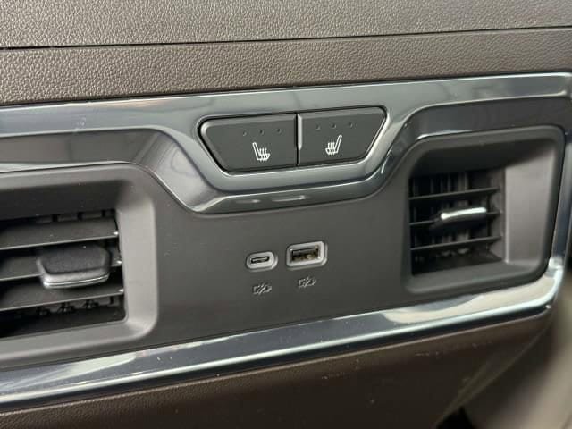 Used 2025 Chevrolet Silverado 1500 LTZ w/ LTZ Premium Package AWD/4WD image 16