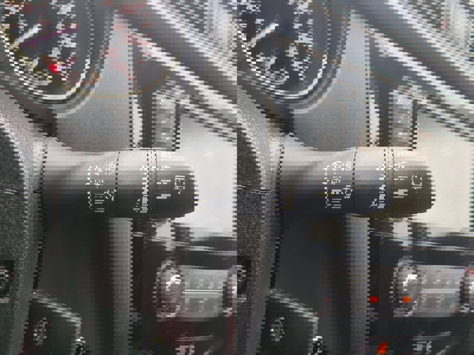 Used 2018 Nissan Rogue S AWD/4WD image 24