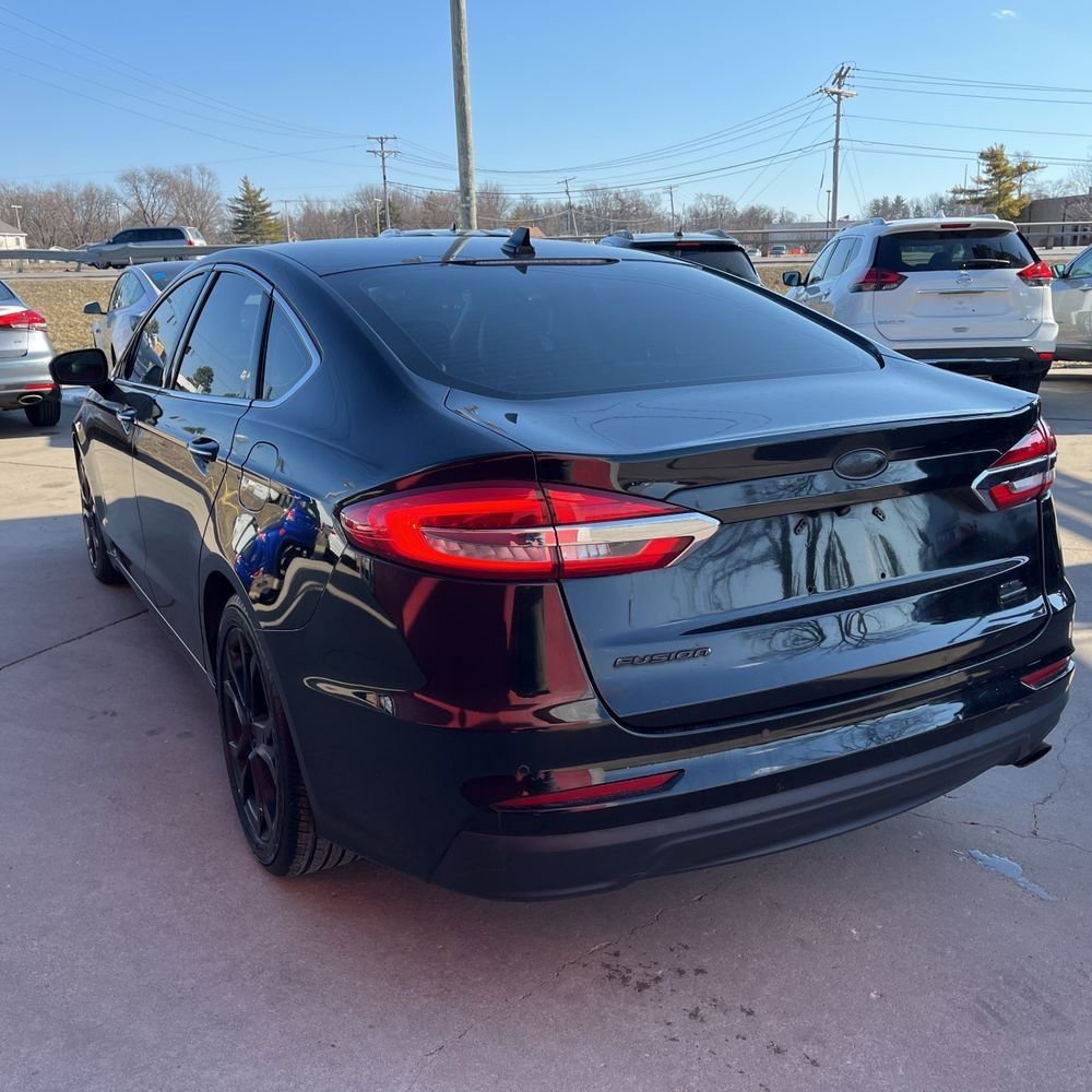 Used 2019 Ford Fusion SEL FWD image 4