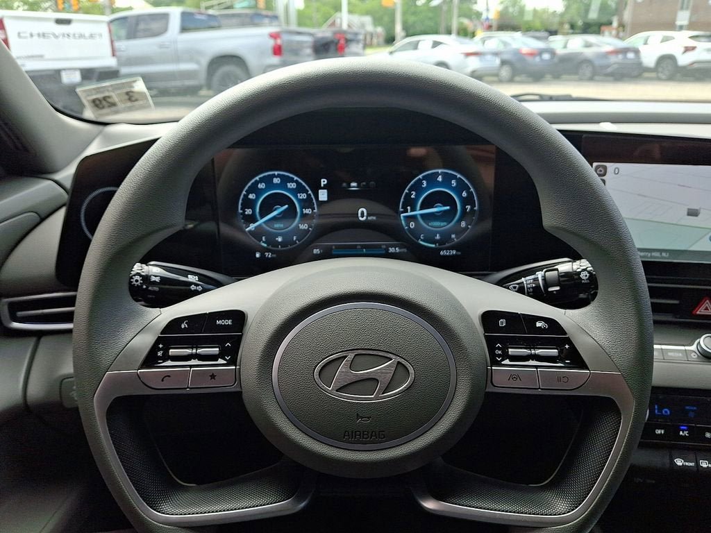 Used 2024 Hyundai Elantra SEL FWD image 21