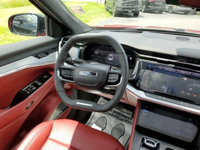 Used 2024 Jeep Wagoneer Launch Edition AWD/4WD image 18