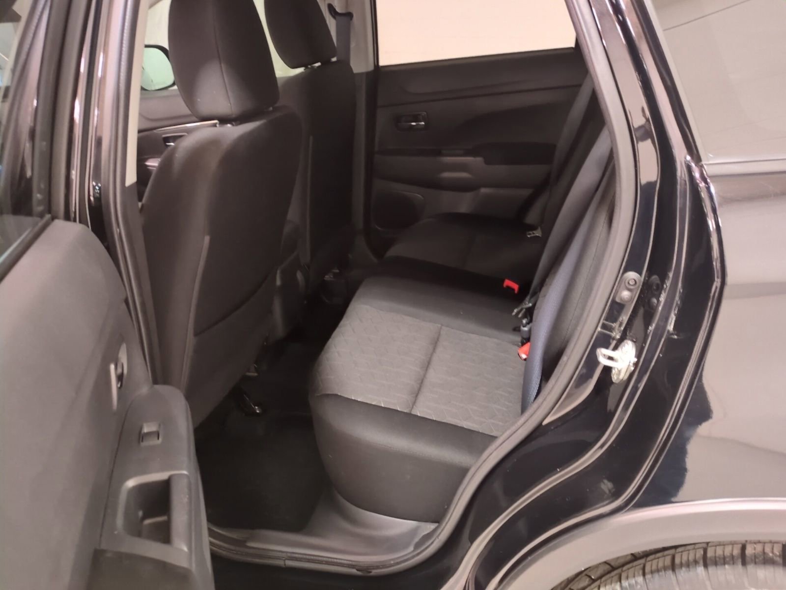 Used 2022 Mitsubishi Outlander Sport ES image 14