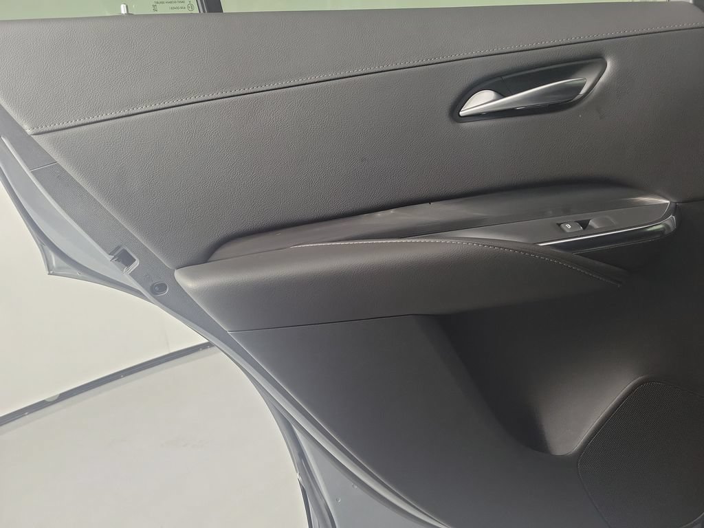 Used 2025 Cadillac XT4 Premium Luxury FWD image 13