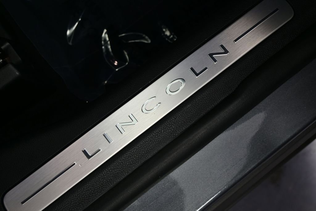 Used 2023 Lincoln Corsair FWD w/ Equipment Group 101A image 27
