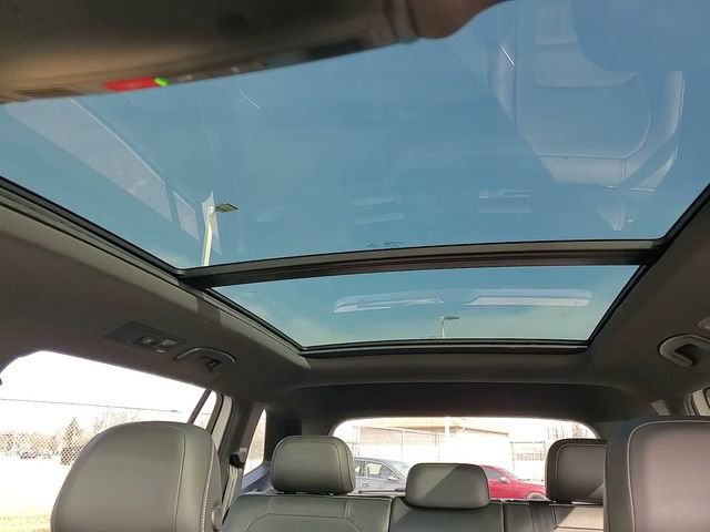 Used 2022 Volkswagen Tiguan SEL R-Line image 24