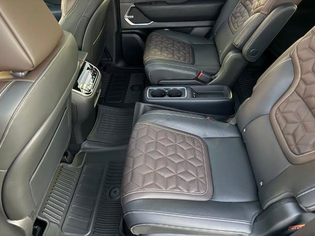 Certified 2025 Nissan Armada Platinum Reserve image 11