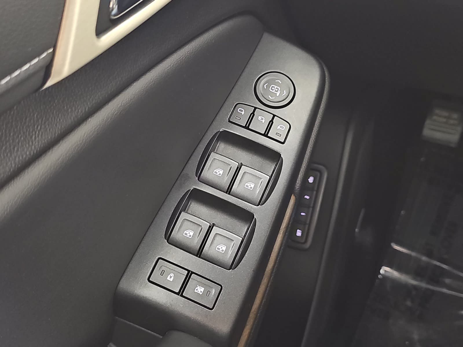 Used 2020 GMC Yukon XL Denali w/ Open Road Package RWD image 28
