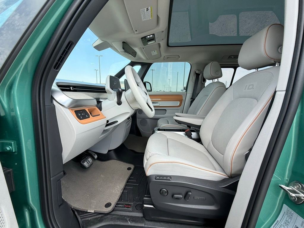Used 2025 Volkswagen ID. Buzz 1st Edition AWD/4WD image 28