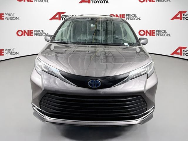 Certified 2022 Toyota Sienna XLE FWD image 3