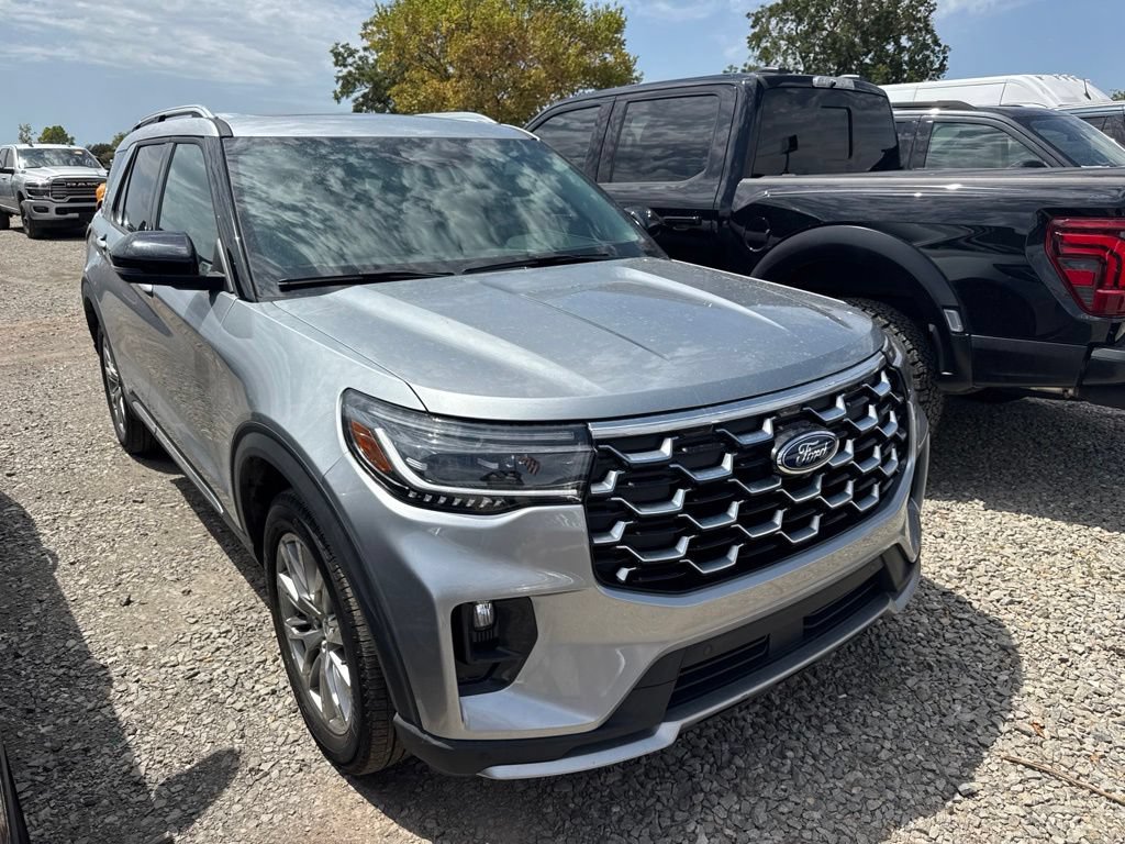 Used 2025 Ford Explorer Platinum AWD/4WD image 5