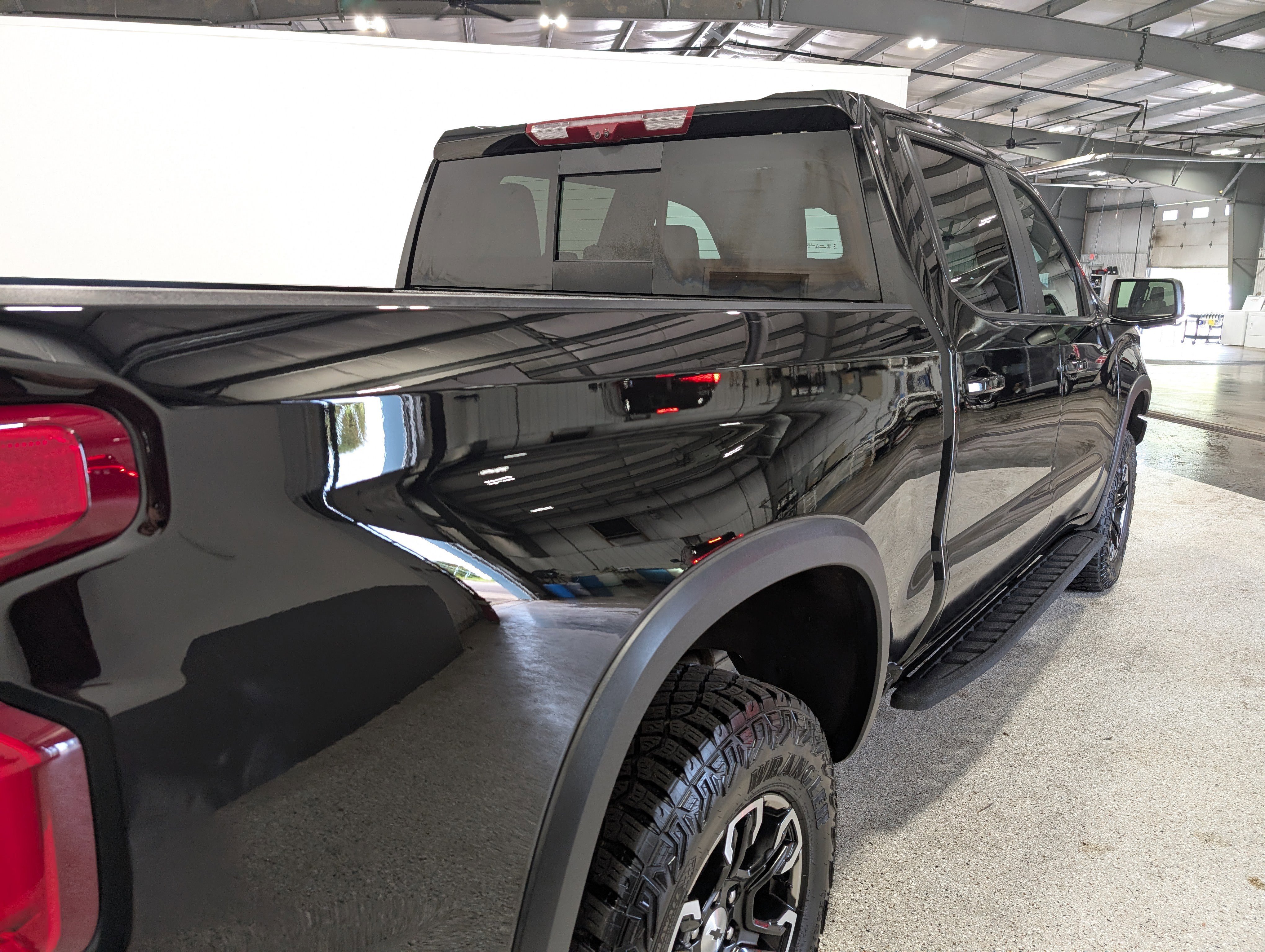 Used 2024 Chevrolet Silverado 1500 ZR2 w/ Technology Package image 3