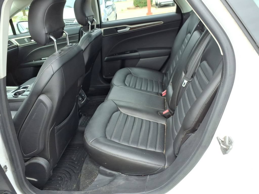 Used 2013 Ford Fusion SE FWD image 12