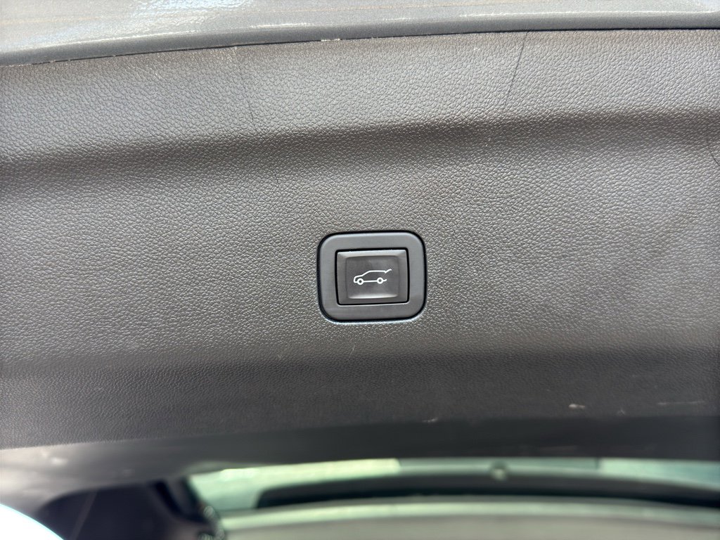 Used 2025 Chevrolet Tahoe LT image 12