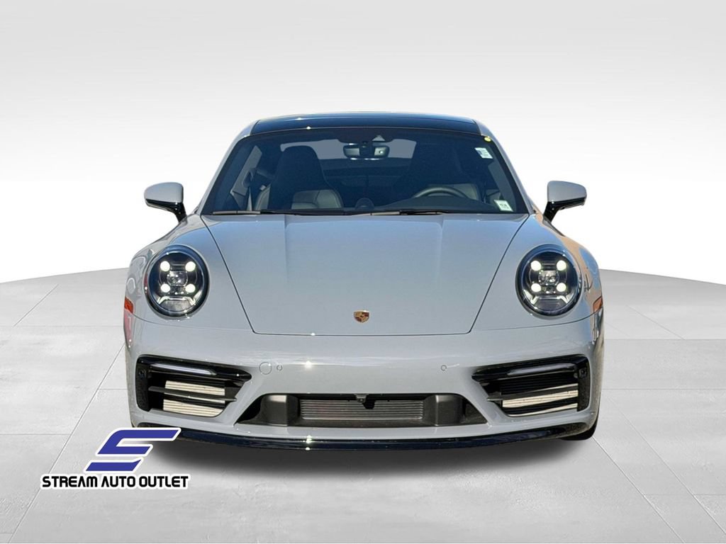 Used 2024 Porsche 911 Carrera RWD image 2