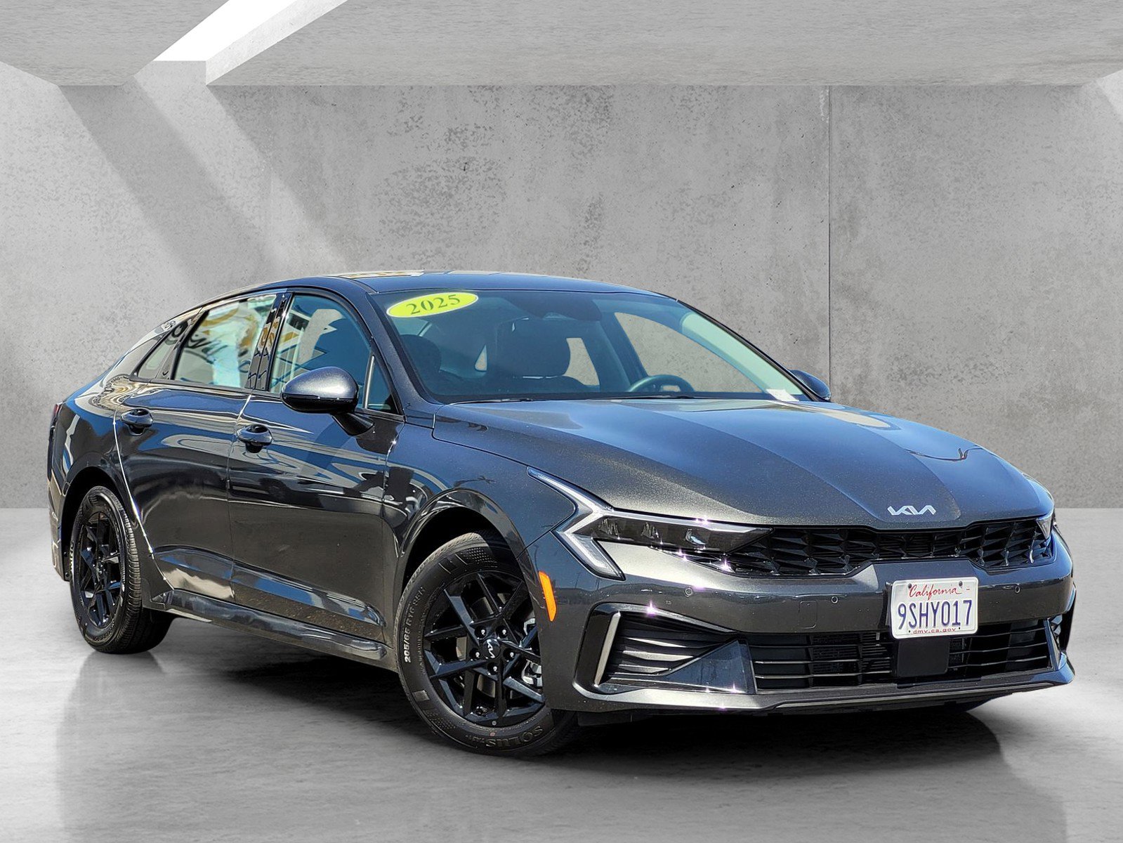 Used 2025 Kia K5 LXS image 1