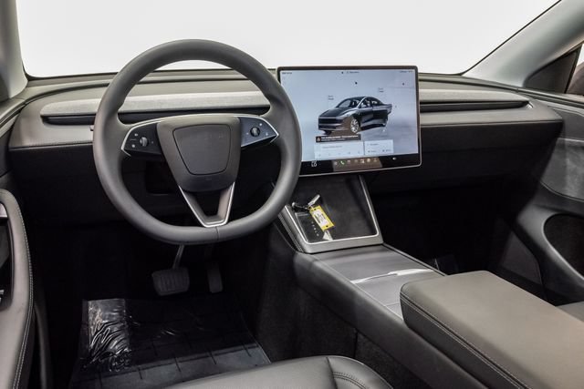 Used 2026 Tesla Model Y AWD image 5