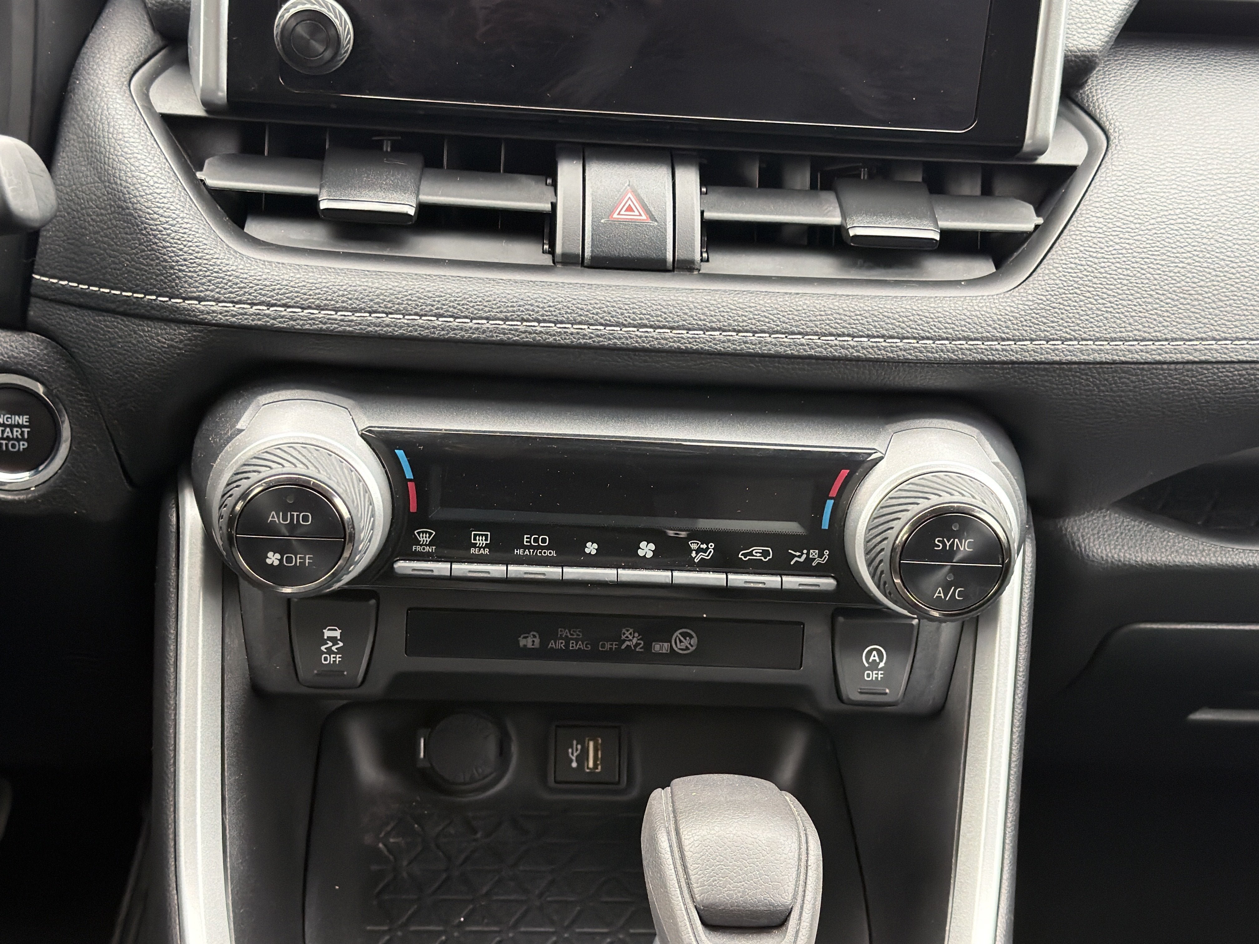 Used 2023 Toyota RAV4 XLE AWD/4WD image 15