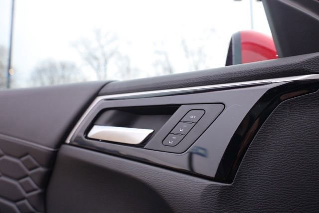 Used 2025 Mitsubishi Outlander SEL image 28