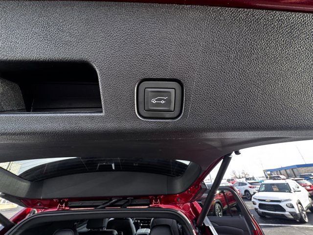 Used 2025 Chevrolet Traverse RS w/ LPO, Floor Liner Package image 9