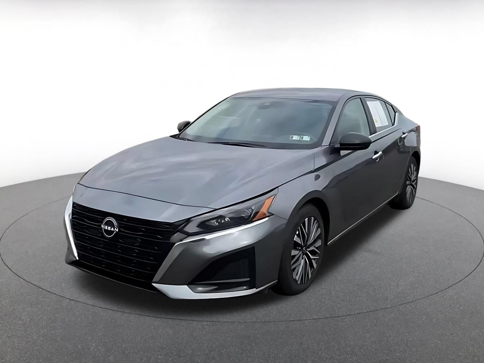 Used 2025 Nissan Altima 2.5 SV FWD image 6