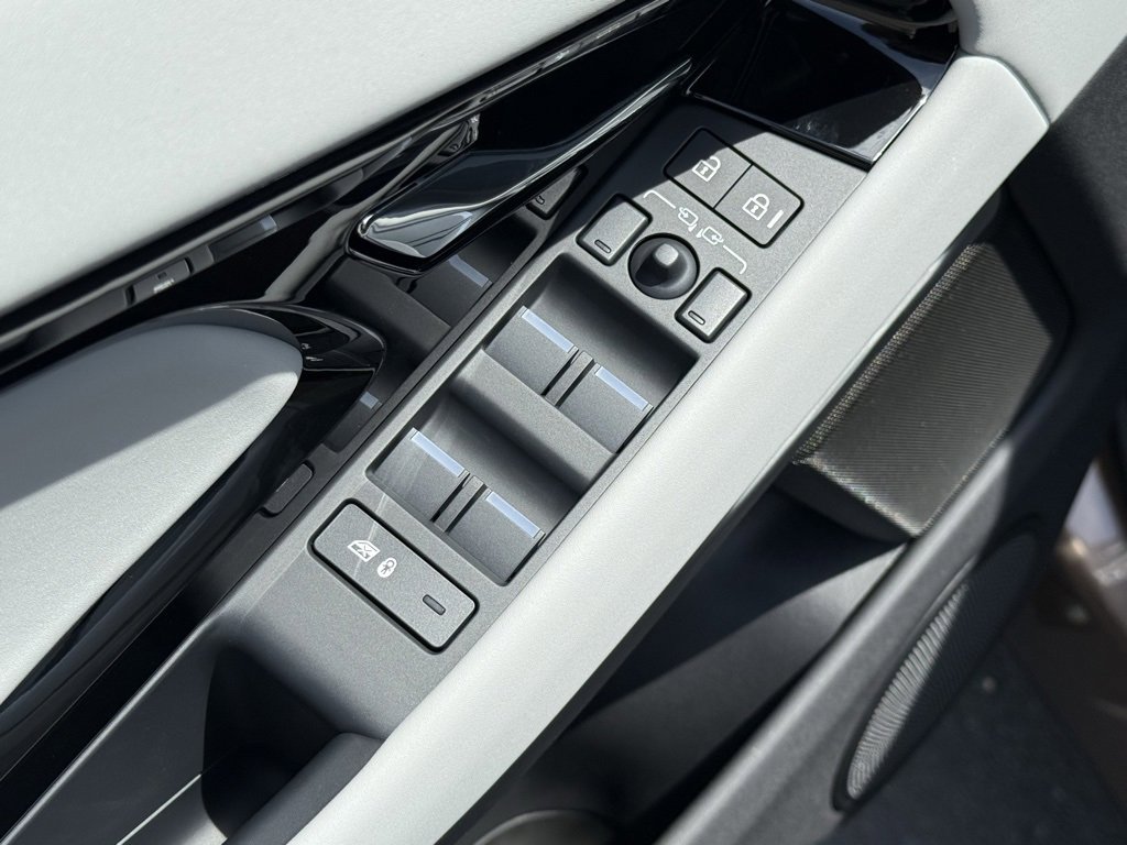 New 2026 Land Rover Range Rover Evoque Dynamic SE image 17