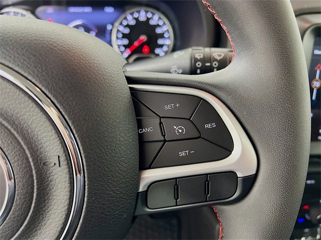 Used 2023 Jeep Renegade Trailhawk image 31