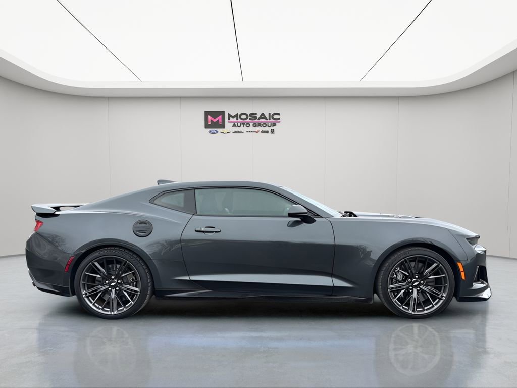 Used 2017 Chevrolet Camaro ZL1 image 2