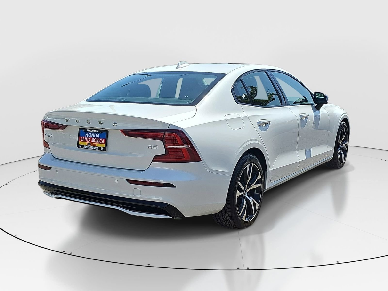 Used 2024 Volvo S60 B5 Core image 5