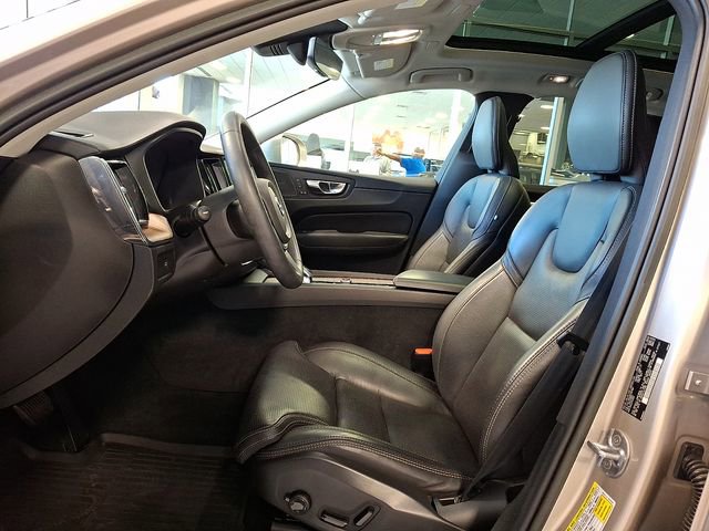 Used 2023 Volvo XC60 B5 Ultimate w/ Climate Package AWD/4WD image 12