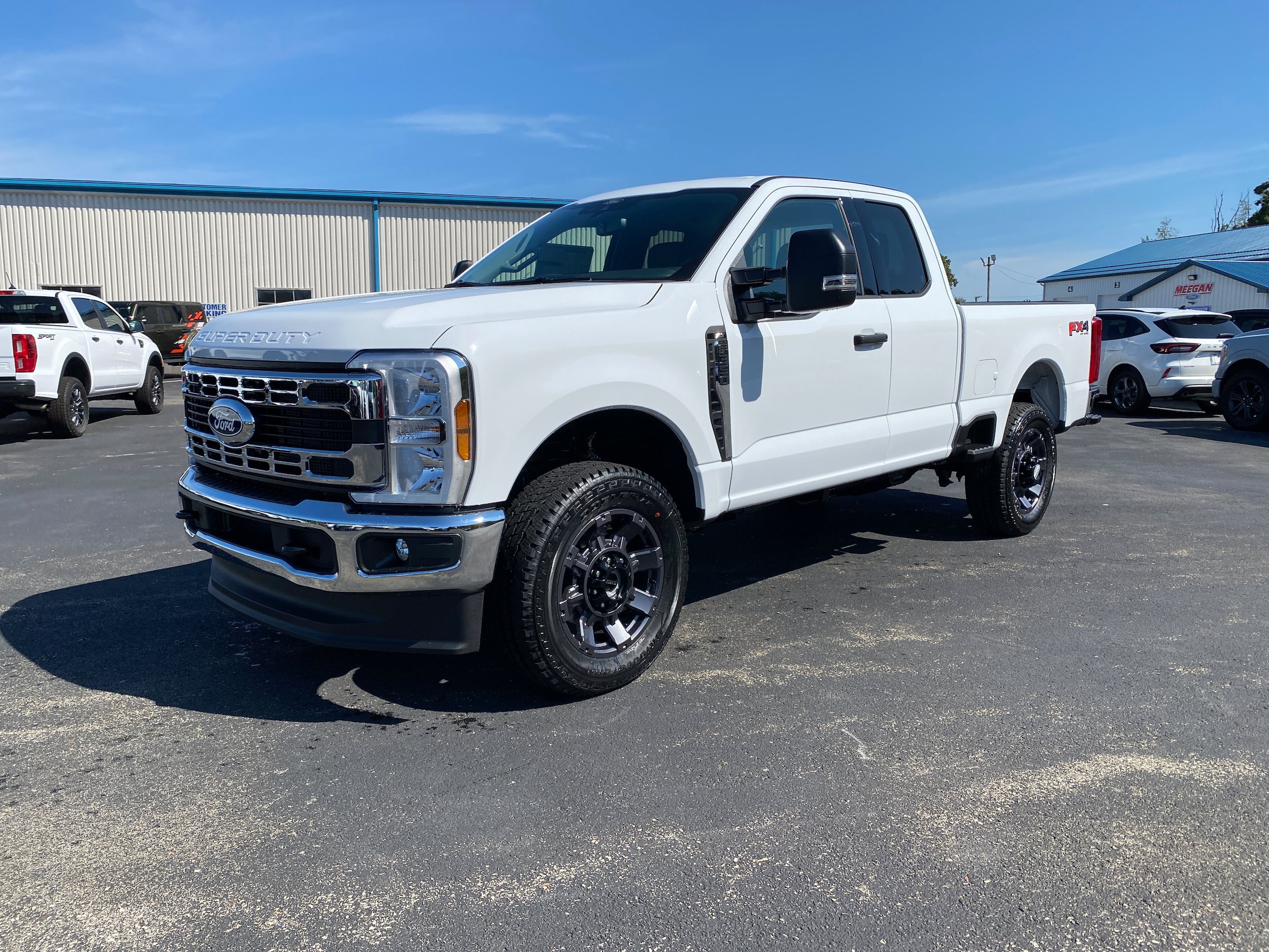 New 2027 Ford F350 XLT w/ FX4 Off-Road Package AWD/4WD image 2