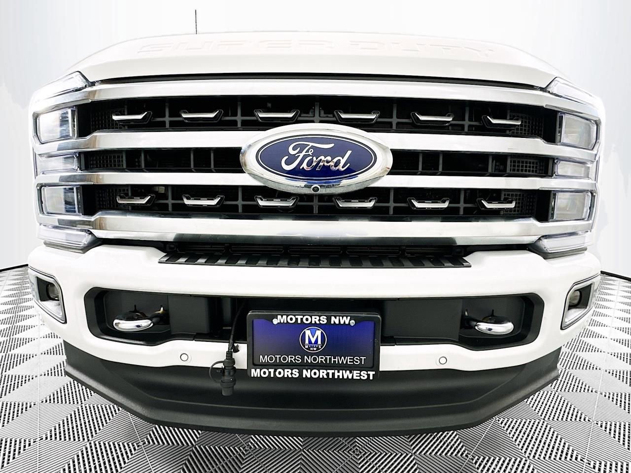 Used 2024 Ford F350 Platinum AWD/4WD image 3