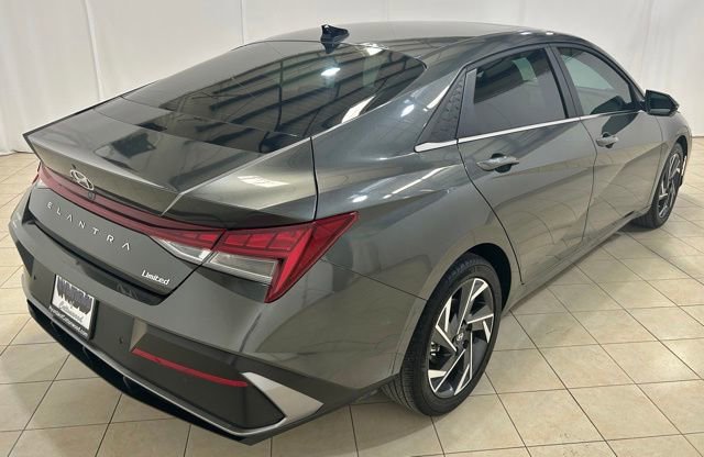 Used 2024 Hyundai Elantra Limited FWD image 5
