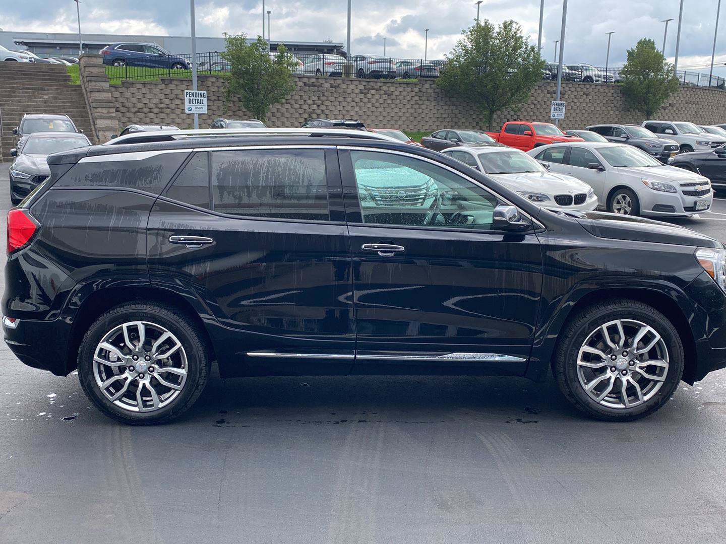 Used 2023 GMC Terrain Denali AWD/4WD image 2