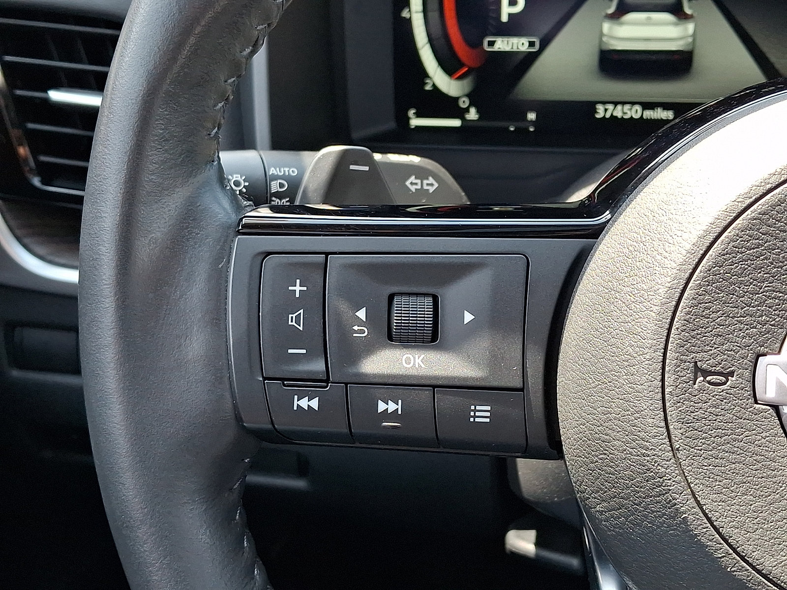 Used 2024 Nissan Rogue Platinum AWD/4WD image 24