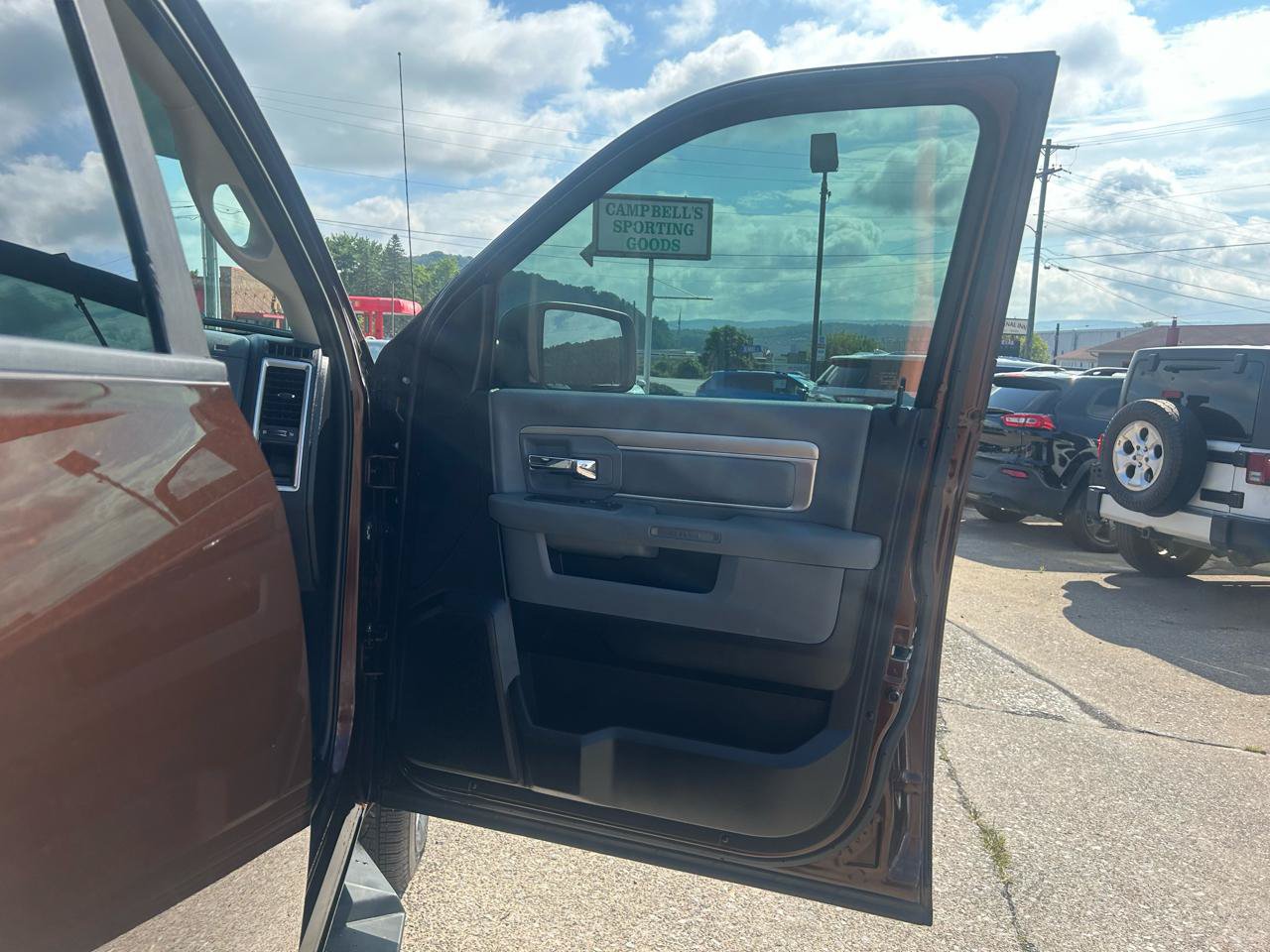 Used 2015 RAM 1500 Outdoorsman AWD/4WD image 45