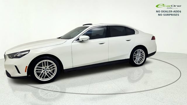 Used 2024 BMW 530i w/ Premium Package RWD image 4