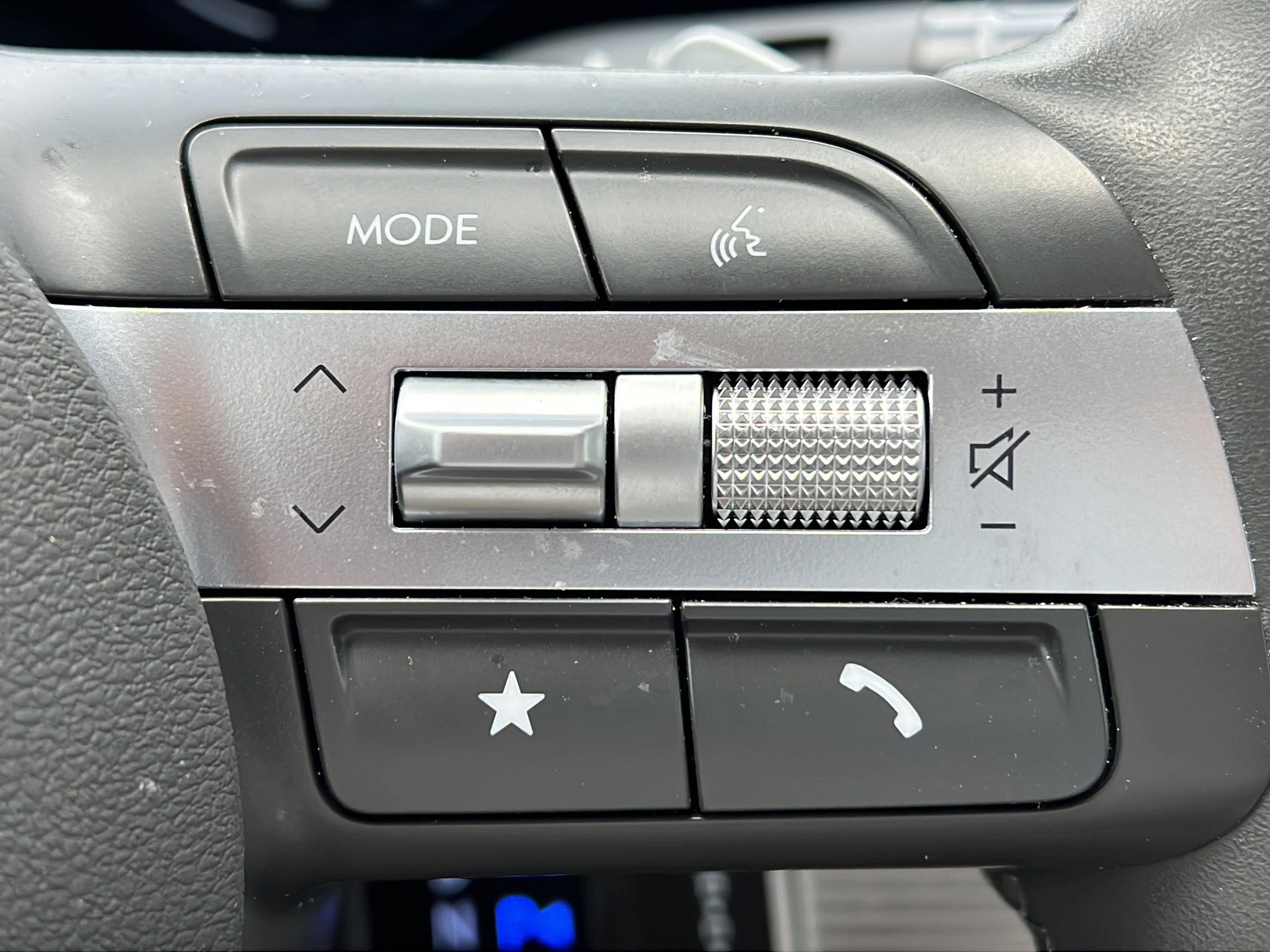 Used 2025 Hyundai Sonata Limited FWD image 23