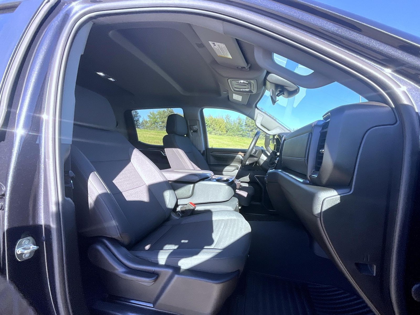 Used 2024 Chevrolet Silverado 1500 LT AWD/4WD image 16