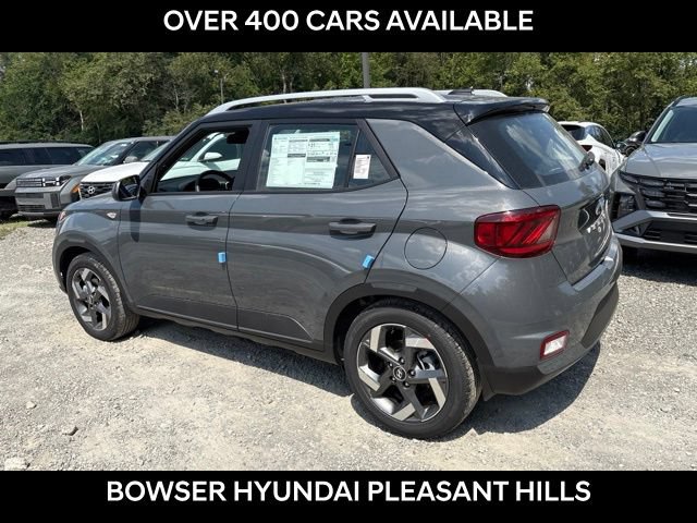 New 2026 Hyundai Venue SEL FWD image 3
