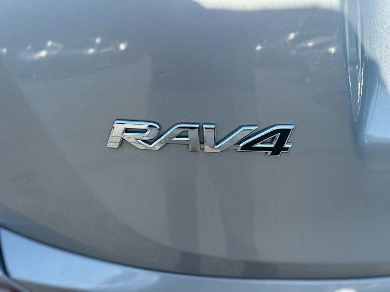 Used 2016 Toyota RAV4 LE image 6