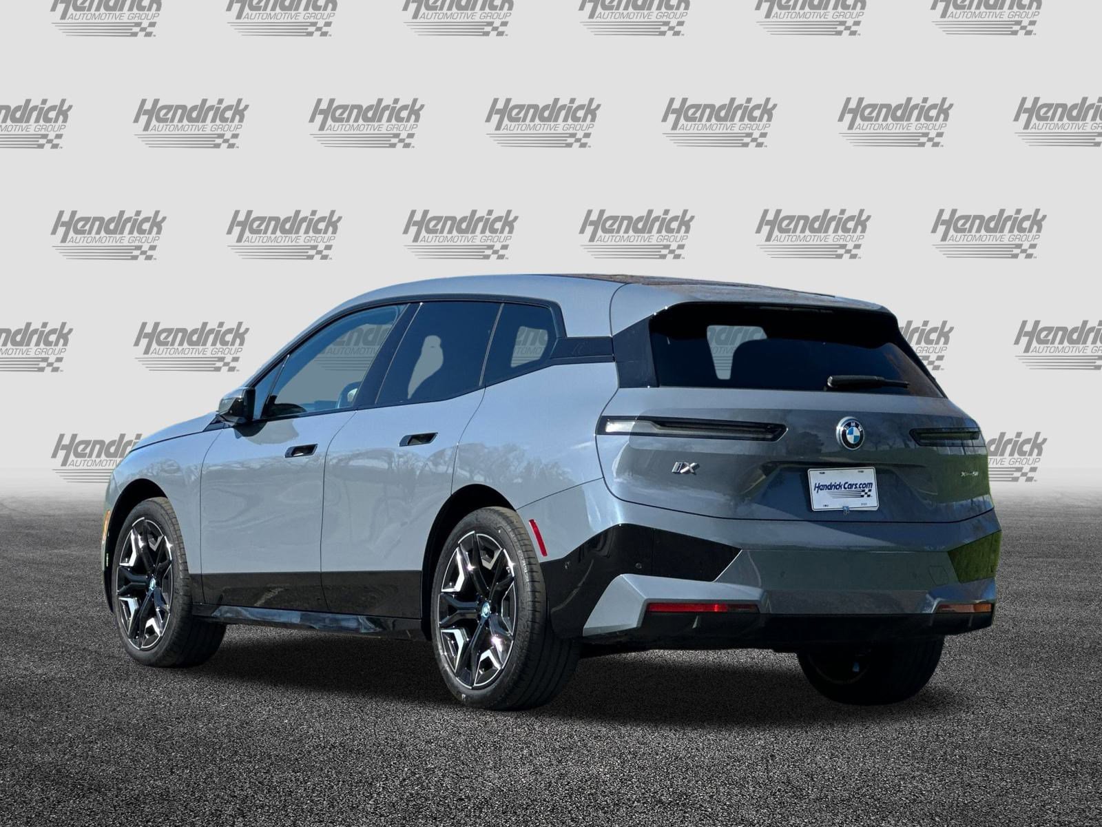 Used 2025 BMW iX xDrive50 image 7