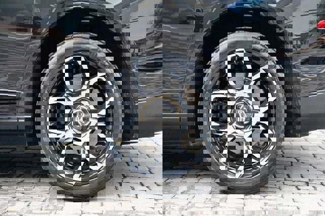 Used 2020 Rolls-Royce Cullinan Black Badge image 15