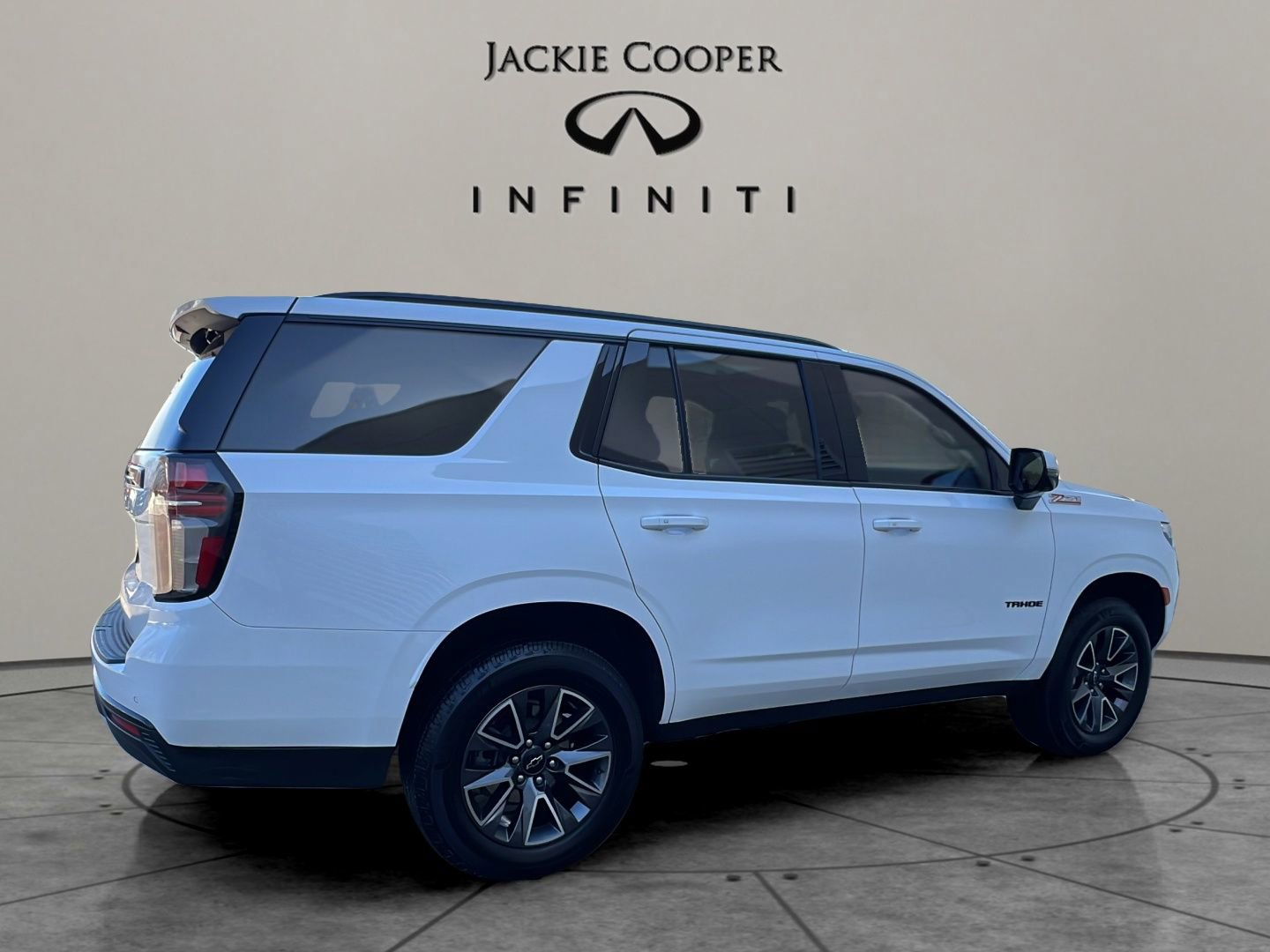 Used 2023 Chevrolet Tahoe Z71 w/ Luxury Package image 5