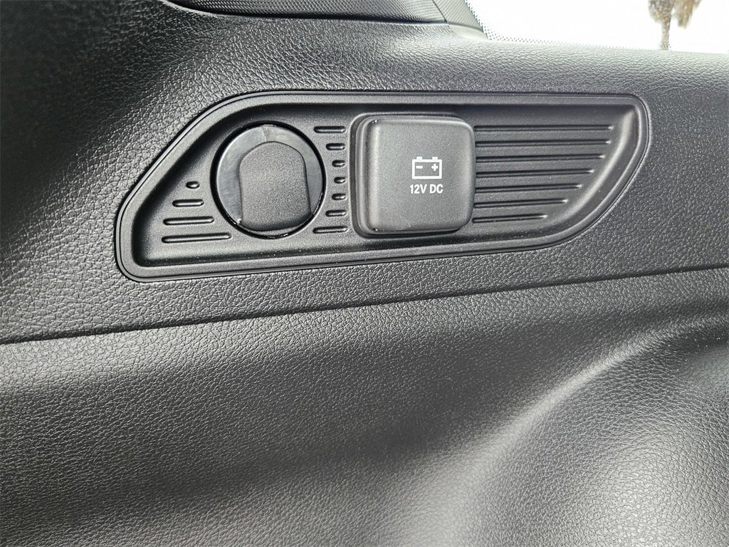 Used 2024 Jeep Grand Cherokee Altitude image 28