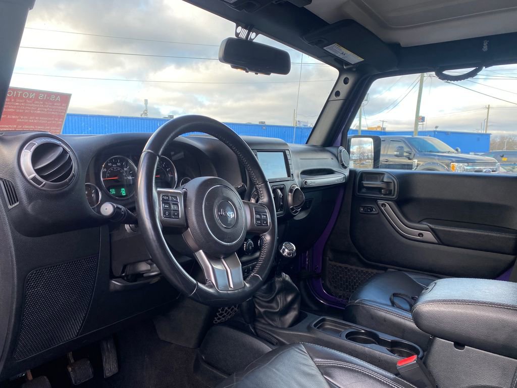 Used 2018 Jeep Wrangler Unlimited Sahara w/ Dual Top Group image 8