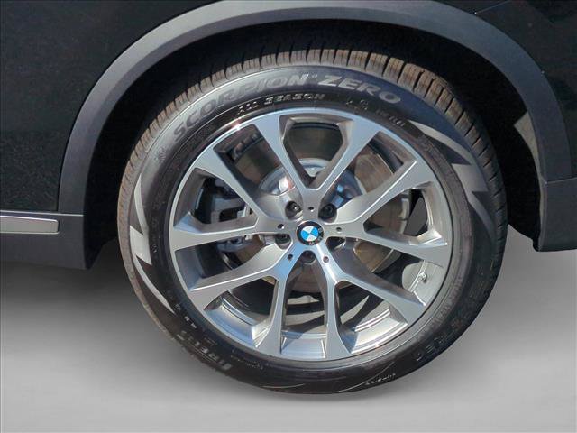 New 2026 BMW X5 xDrive50e w/ Premium Package AWD/4WD image 10