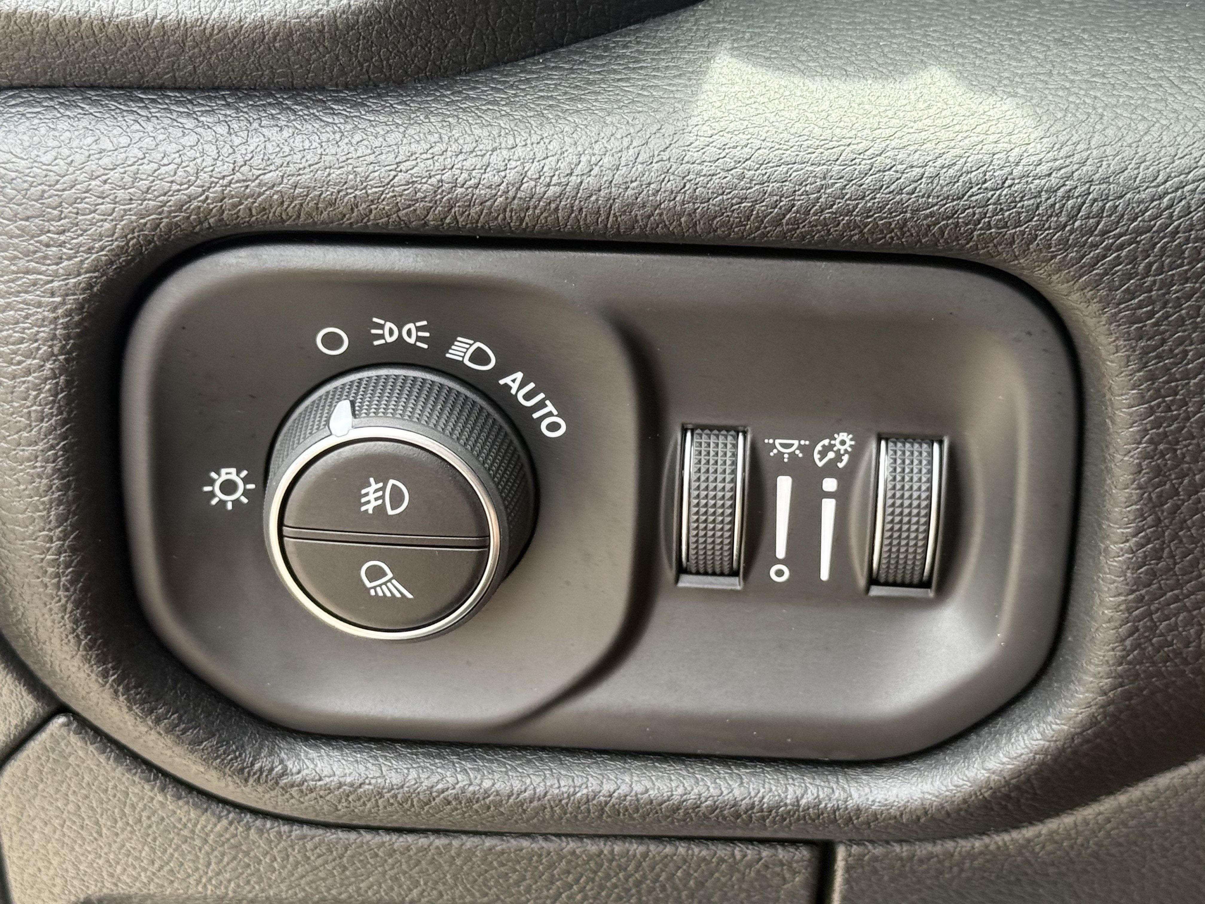 Used 2026 RAM 1500 Lone Star AWD/4WD image 25