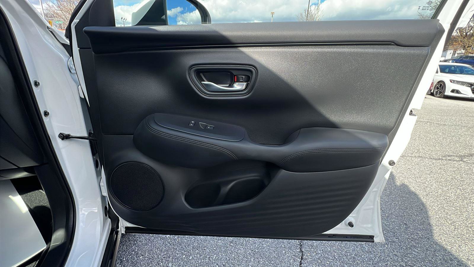 Certified 2025 Honda HR-V LX image 12